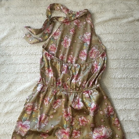 NWT Nasty Gal‎ Pink and Tan Floral Satin Jumpsuit with Pockets - Picture 8 of 9